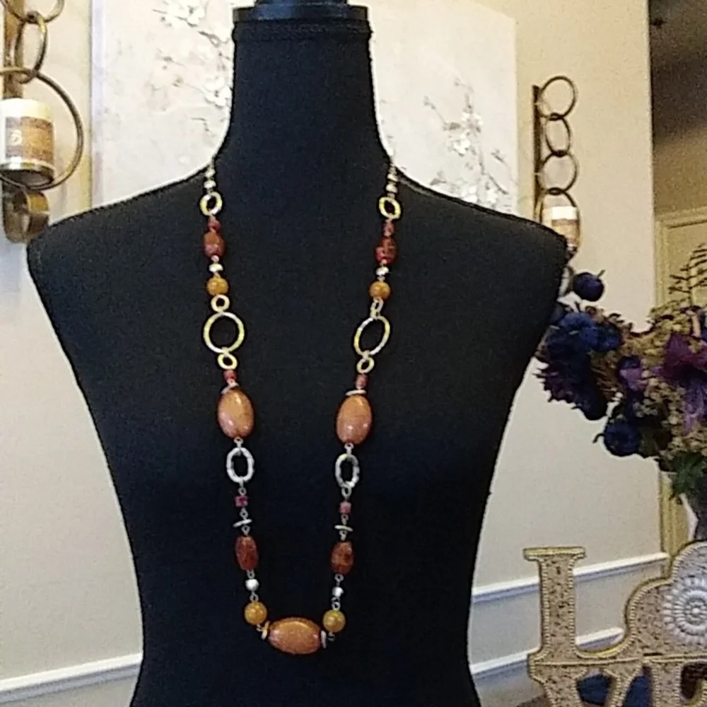 NWT Gold Tone Embellished Stament Beaded  Necklace